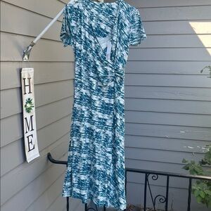 NWT JOANNA WRAP DRESS

PL (14-16) $130.00

3FG3630802

TEAL/ECRU